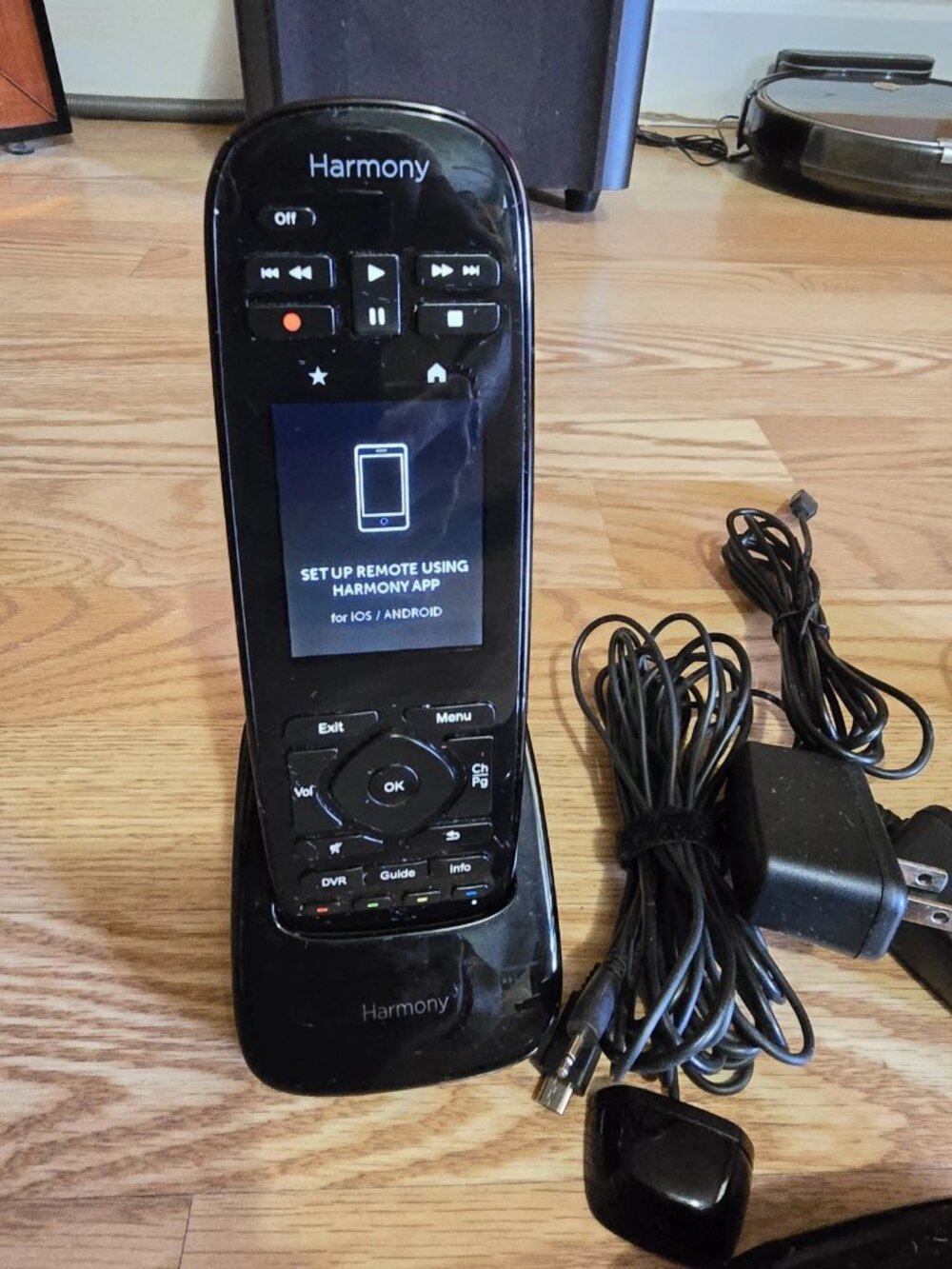Logitech Harmony N-R0007 & O-R0004 Wireless Remote Control Hub w/ Dock